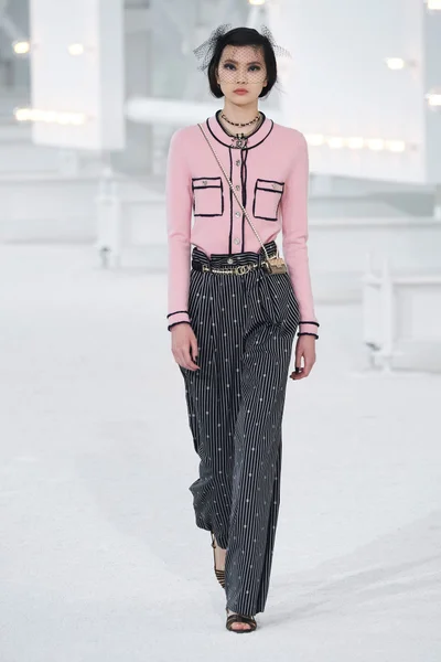 Look 11